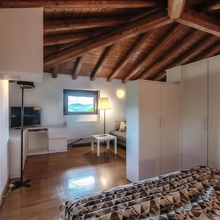 Valles & Mars Apartman