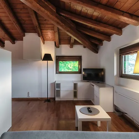 Valles & Mars Apartman