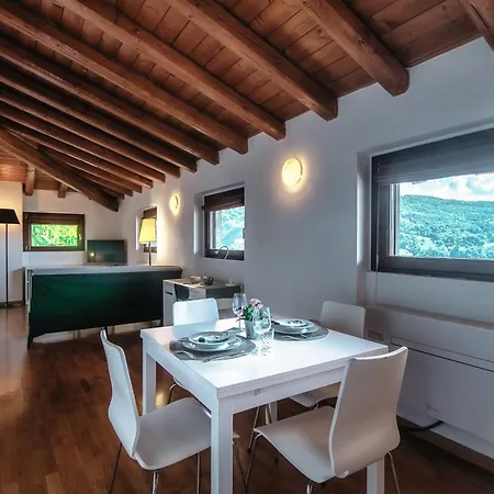 Apartman Valles & Mars *